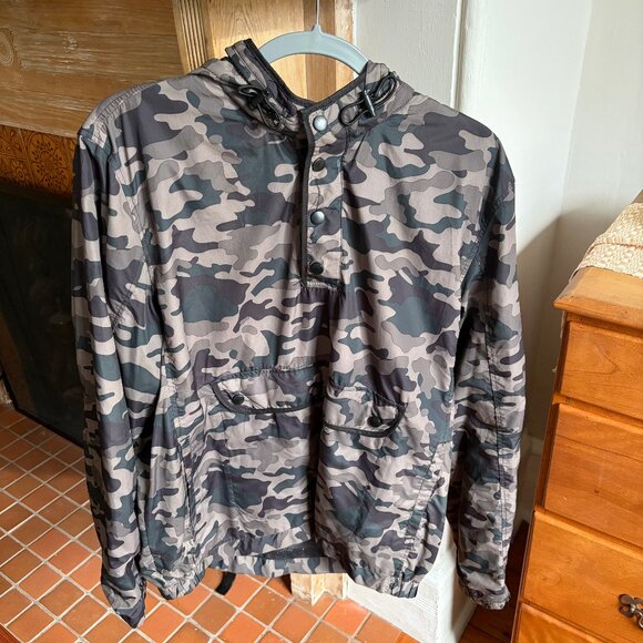 Forever 21 camo windbreaker - Picture 1 of 3